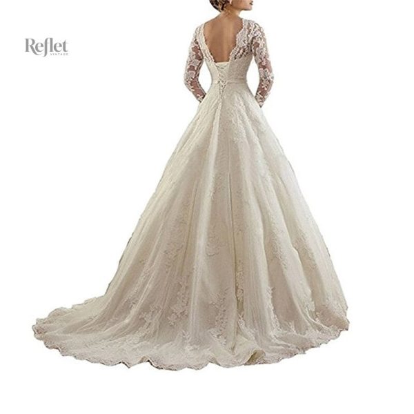 Robe princesse en dentelle avec jupe volumineuse