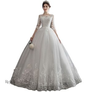 Robe de mariée princesse élégante avec jupe volumineuse