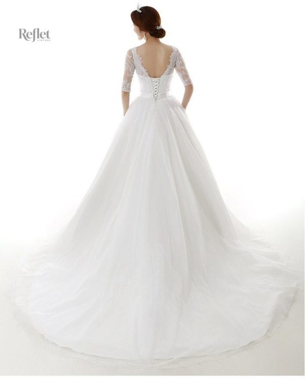 Robe de mariage volumineuse avec tulle délicat