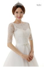Robe de princesse en dentelle, idéale pour le grand jour