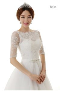 Robe de princesse en dentelle, idéale pour le grand jour