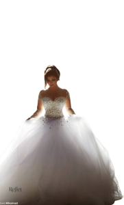 Robe blanche de mariée style princesse, idéale pour les noces