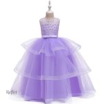 Tenue de fête pour petite fille en robe de Noël