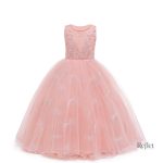 Robe de petite fille en couleur pastel douce