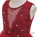 Robe de princesse avec ceinture et corsage raffinés