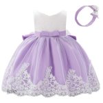 Robe rétro pour bébé avec un style princesse