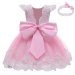 Robe de princesse pour bébé dans un style classique