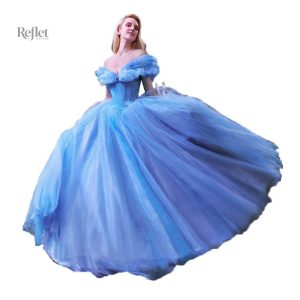 Robe bleu ciel style princesse avec jupe élégante