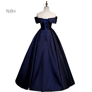 Robe de princesse en bleu roi, style magnifique