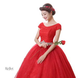 Robe femme style princesse en teinte rouge