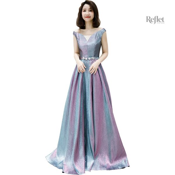 Vêtement féminin style princesse, esthétique raffinée
