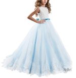 Détails dorés sur la robe de princesse