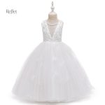 Vêtement de fête rose clair pour petite fille