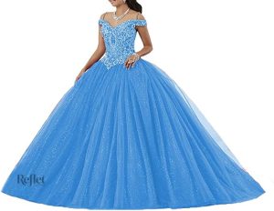 Robe de princesse en bleu ciel, idéale pour les occasions spéciales