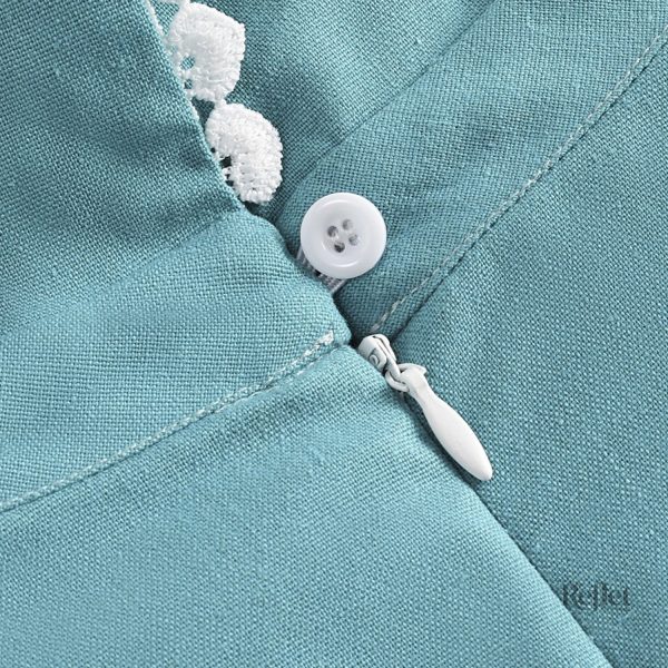 Robe à la mode des années 70, manches évasées
