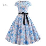 Robe féminine années 50 à fleurs