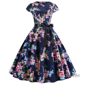 Robe classique années 50 avec motifs floraux