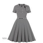 Modèle de robe femme année 40 avec imprimé floral
