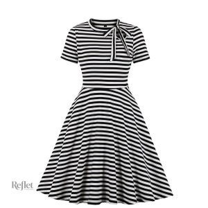 Modèle de robe femme année 40 avec imprimé floral