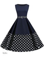 Mode féminine années 60, robe évasée chic