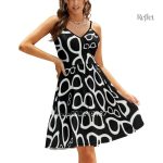 Robe courte colorée pour un look années 70