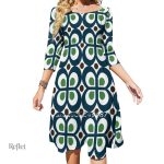 Robe années 70 à manches évasées et décolleté