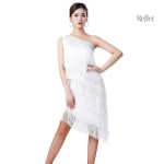 Robe des années 30, silhouette féminine classique
