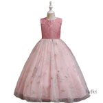 Vêtement festif pour fille, look de princesse glamour