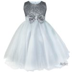Robe mariage enfant avec détails raffinés