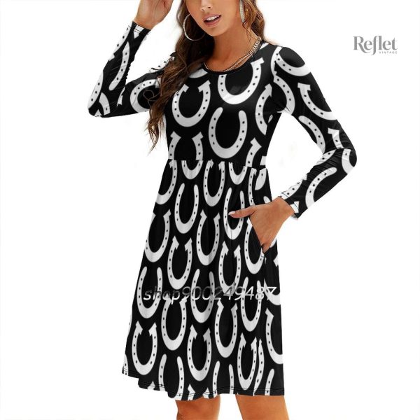Robe années 70, coupe vintage avec motifs floraux