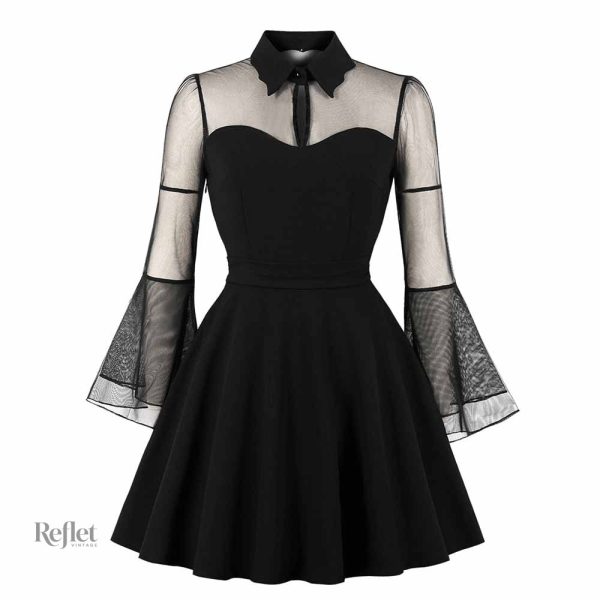Robe noire intemporelle au design vintage