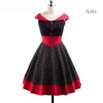 Robe classique années 50 avec motifs rétro