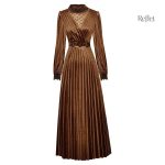 Robe élégante avec plissés, style rétro des années 50