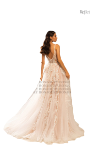 Robe de soirée féminine avec design inspiré des contes de fées