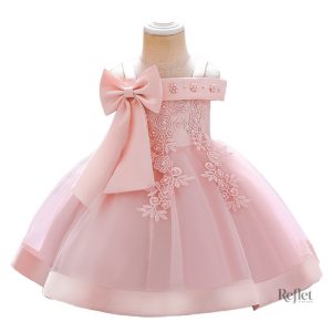 Robe de princesse avec jupes volantes et coupe festive