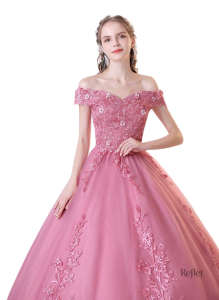 Robe princesse d'un beau fuchsia, style chic et tendance