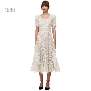 Robe classique années 30, design féminin et sophistiqué