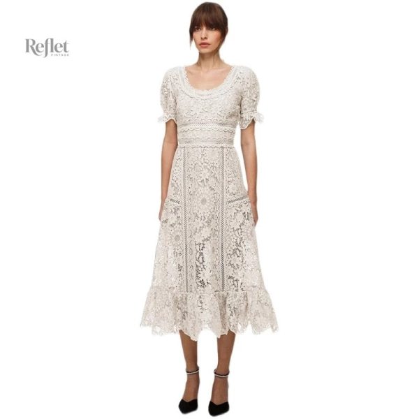 Robe classique années 30, design féminin et sophistiqué