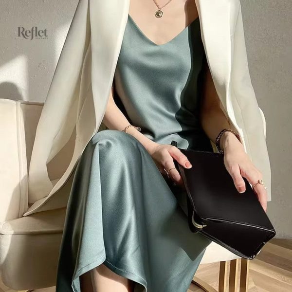 Robe années 20 en satin élégant