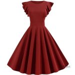 Robe blanche classique avec taille cintrée
