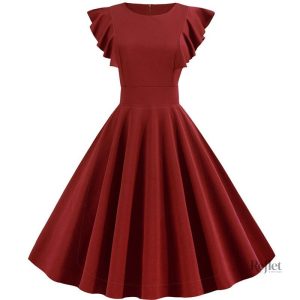 Robe blanche classique avec taille cintrée