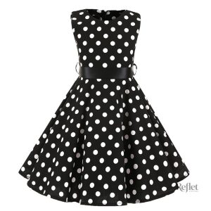 Look classique années 50 : robe évasée et taille marquée