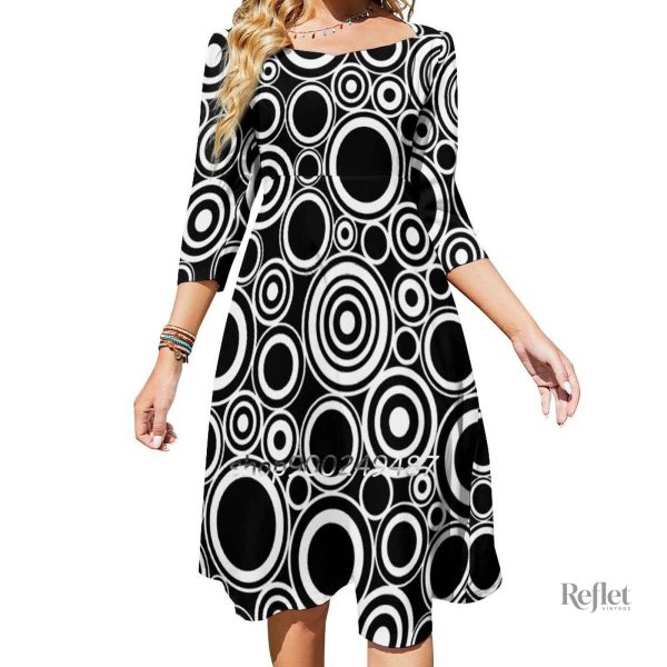 Robe années 70, détail floral et esthétique