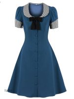 Robe rétro années 50 avec motif classique