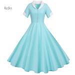 Mode féminine : robe courte style années 60
