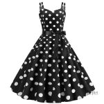 Robe années 50 avec décolleté bateau