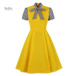 Robe années 50 pour petite femme, style rétro élégant