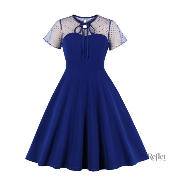 Robe années 60 avec motifs floraux classiques