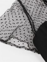 Style vintage années 60 avec décolleté en V