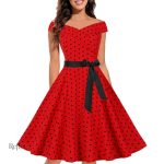 Robe années 60, coupe cintrée et jupe évasée, look rétro